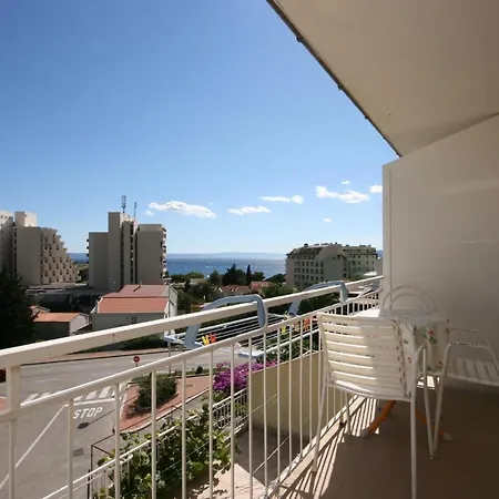 With A Parking Space - 6844 Makarska