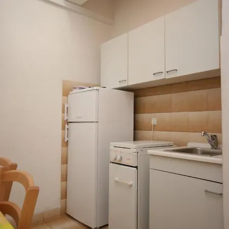 With A Parking Space - 6844 Makarska