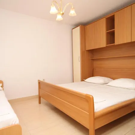 With A Parking Space - 6844 *