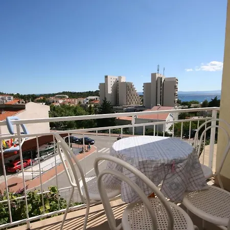 With A Parking Space - 6844 * マカルスカ