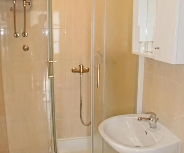 With A Parking Space - 6844 Makarska